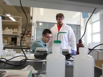 Undergraduate researchers work with Graduate mentors to synthesize new materials